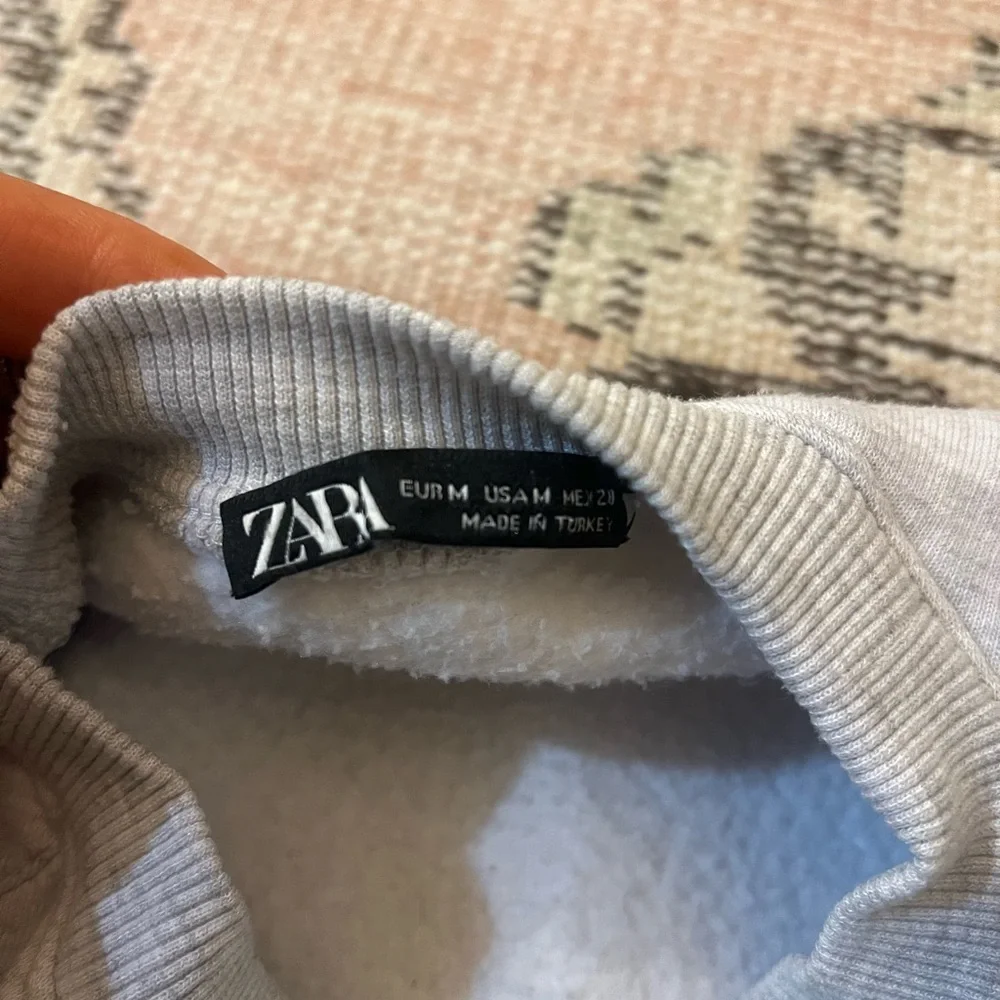 Zara Light Gray Ribbed Sweatshirt - Picture 2 of 2